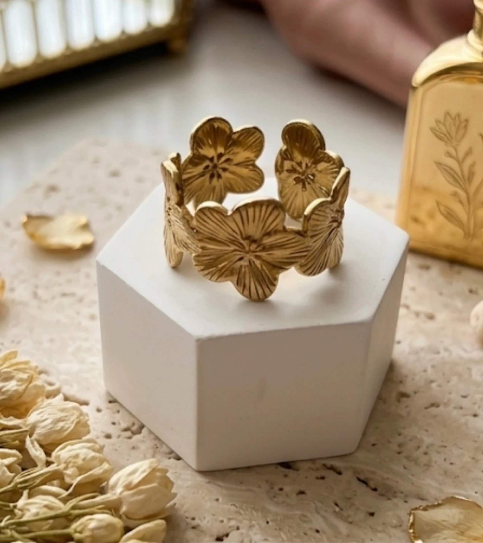 Bague ajustable doré en acier
